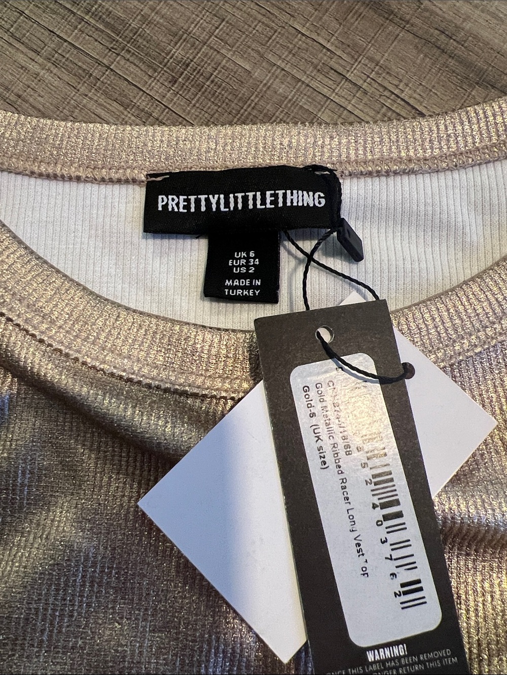 PRETTYLITTLETHING Metallic Gold Ribbed Tank - Picture 3 of 4